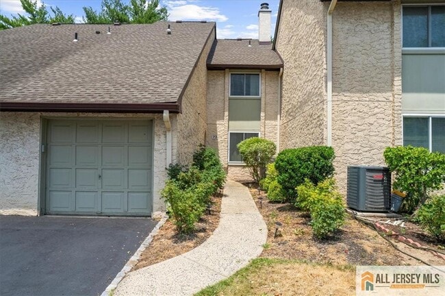 Building Photo - 73 Tennyson Dr