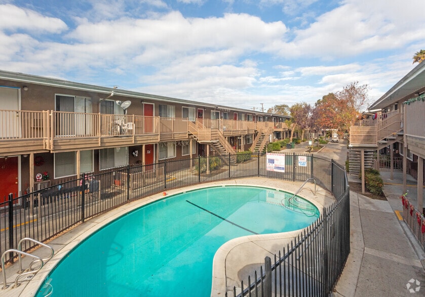 Regency - Community Pool