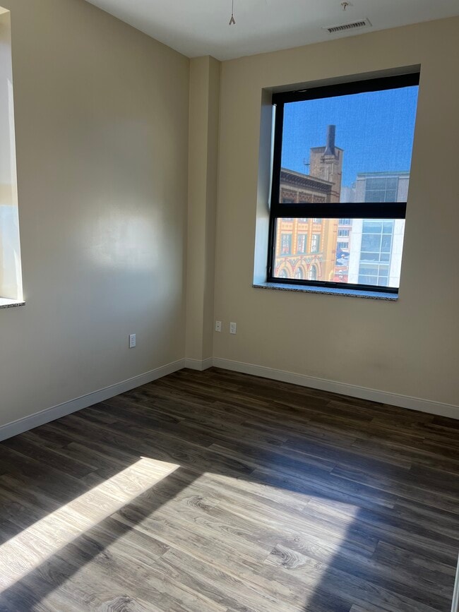 701 Second Bedroom - Icon Tower