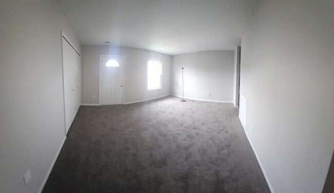 Building Photo - 320 Harry S Truman Dr