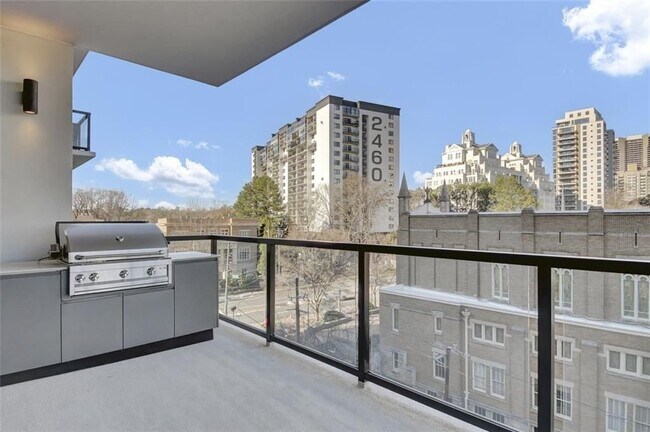 Photo - 2425 Peachtree Rd NE