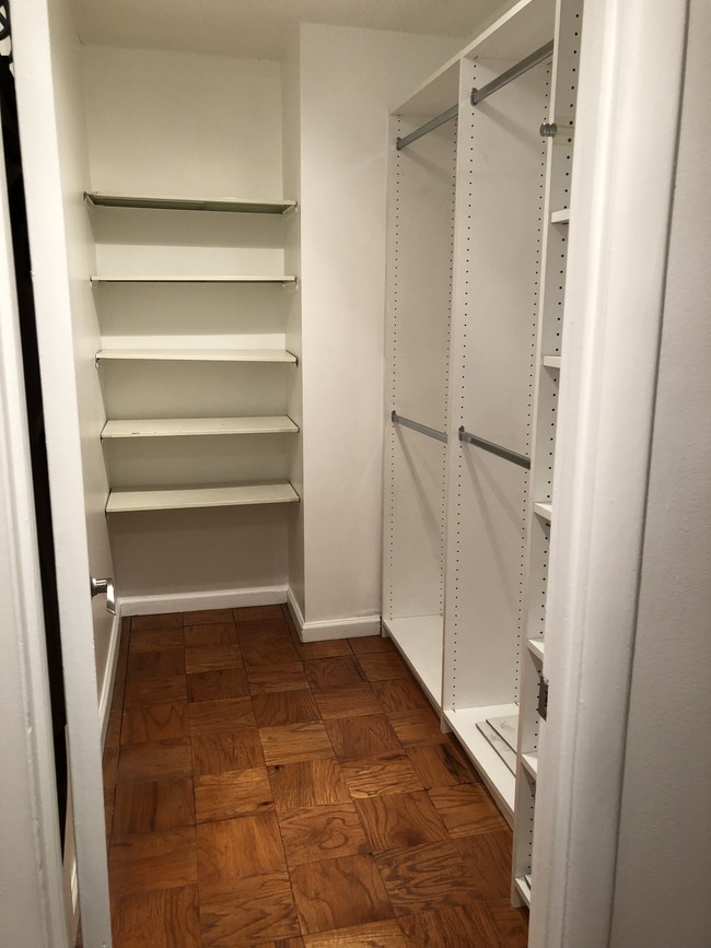 Walking closet studio #116