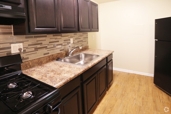 Greenwood Manor Apartments