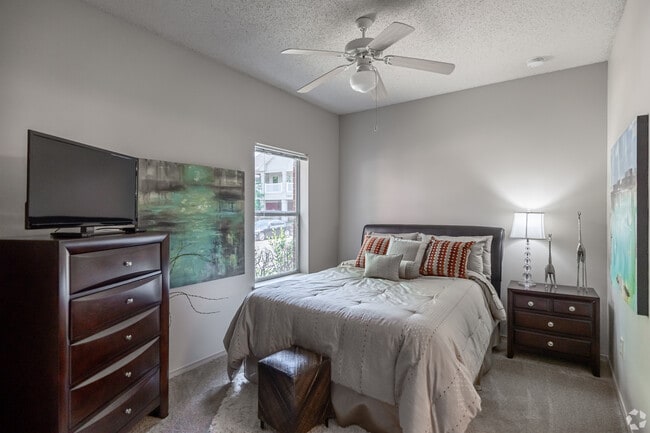 2BR, 2BA - 1,043SF - Primary Bedroom