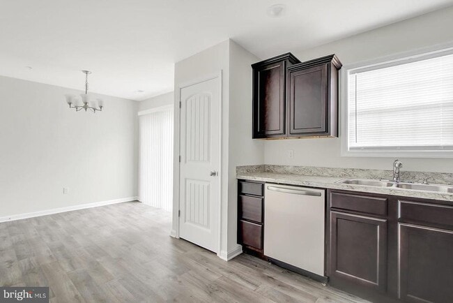 Building Photo - 127 BALSAM Ln