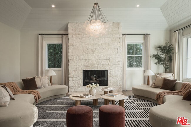 Photo - 550 Spoleto Dr