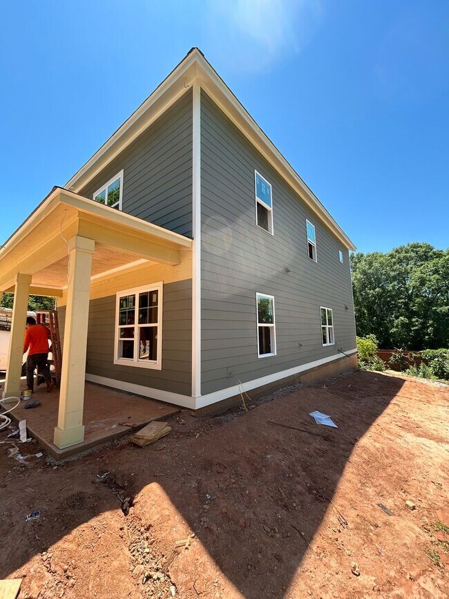 Photo - 4 Bedroom New Construction, 1 mile from Campus and Downtown