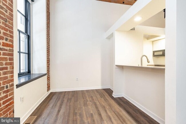 Photo - 303 Vine St Unit 105