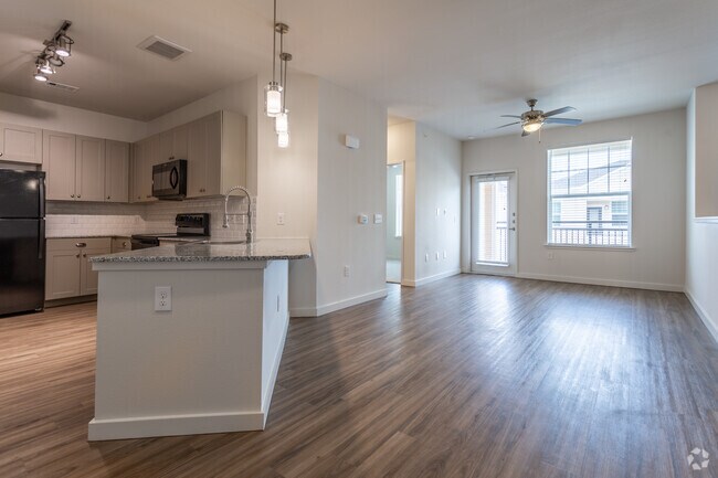 Living Room - Reserve at Pinewood