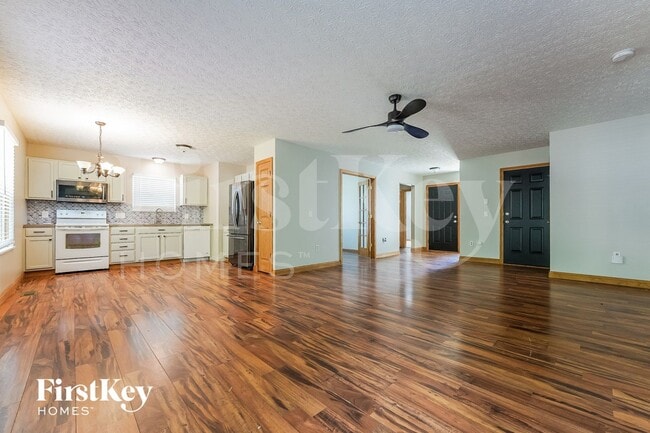 Photo - 426 Flat River St