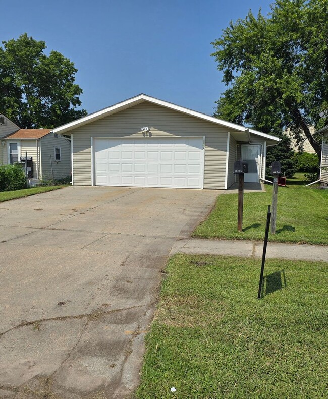 Building Photo - CD-111 Unit A