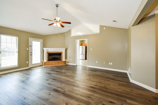 Photo - 7343 Bridle Ln