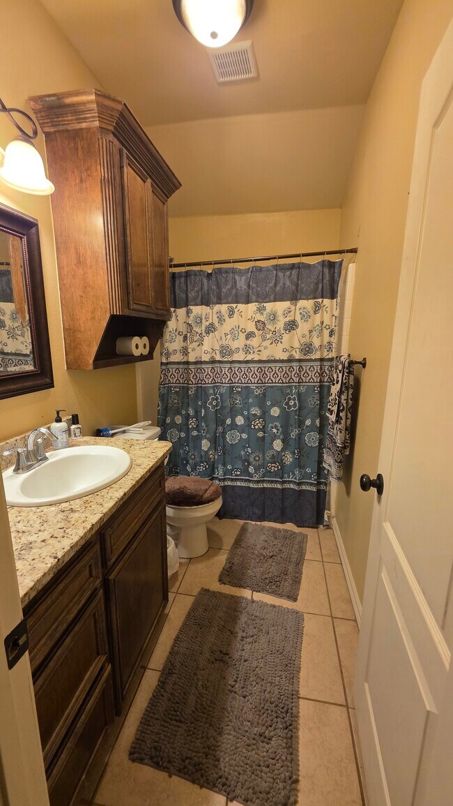 Photo - 1217 Nagle St