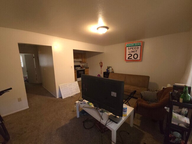 Photo - 3050 Madison Ave Unidad 2