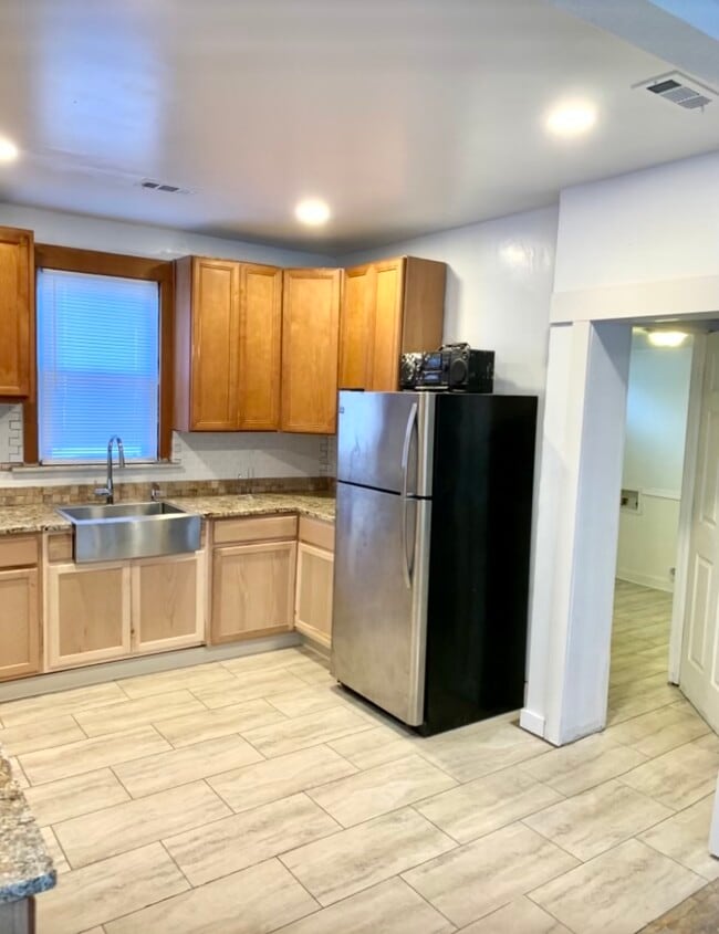 Photo - 3308 Harding st