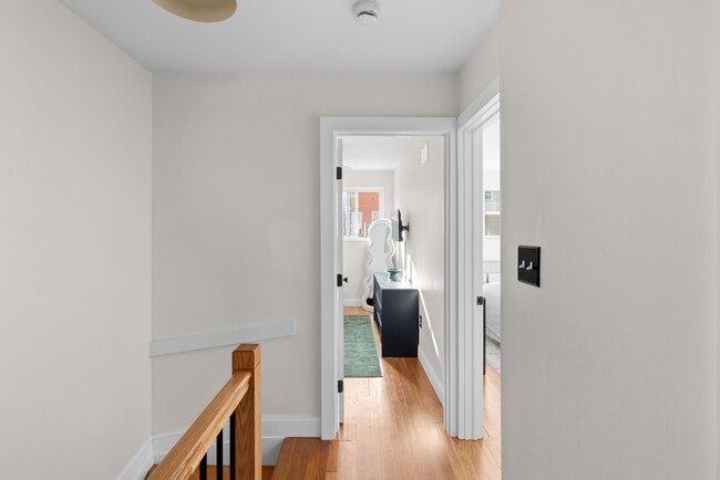 Photo - 125 Urell Pl NE