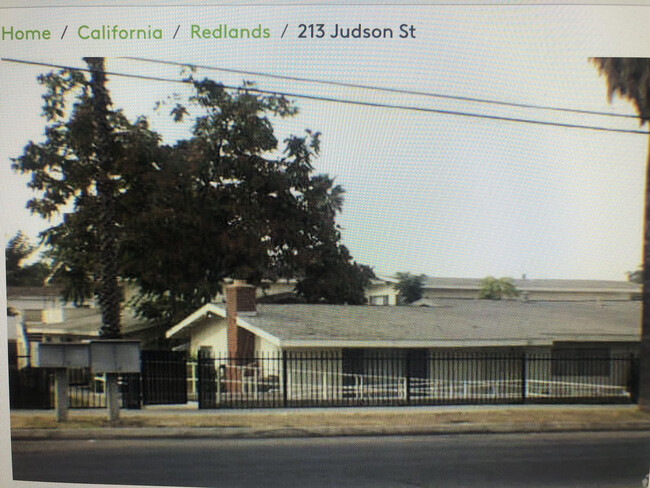 Beautiful &amp; quiet 2 Bedroom townhome Style Unit Avail in Redlands, CA. Call for more details: 714-624-4089 - 213 Judson St Townhome