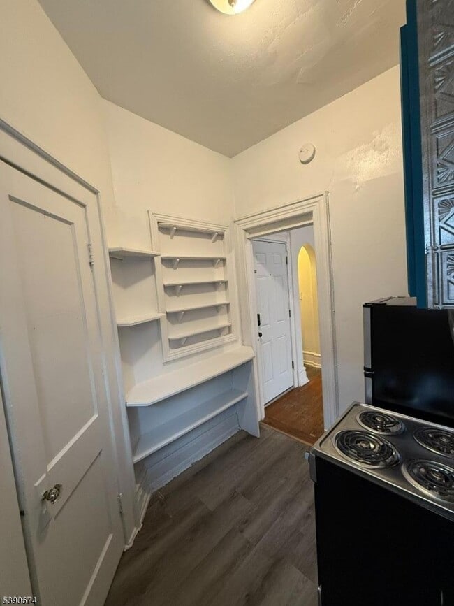 Photo - 210 W State St
