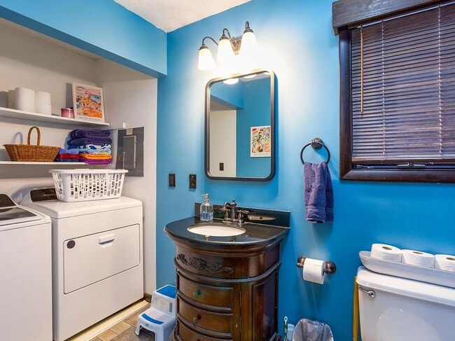 Photo - 2935 Merrill Ave