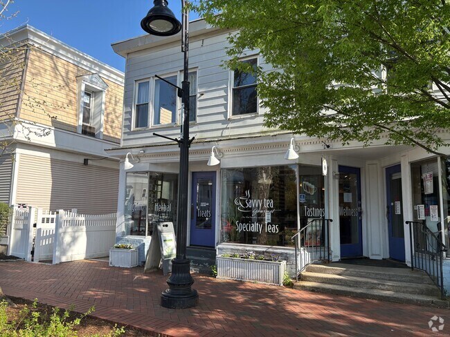 Building Photo - 710 Boston Post Rd Rental