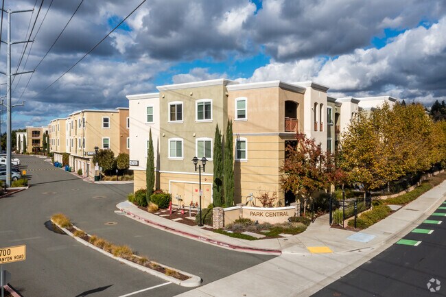 Photo - Park Central Apartments