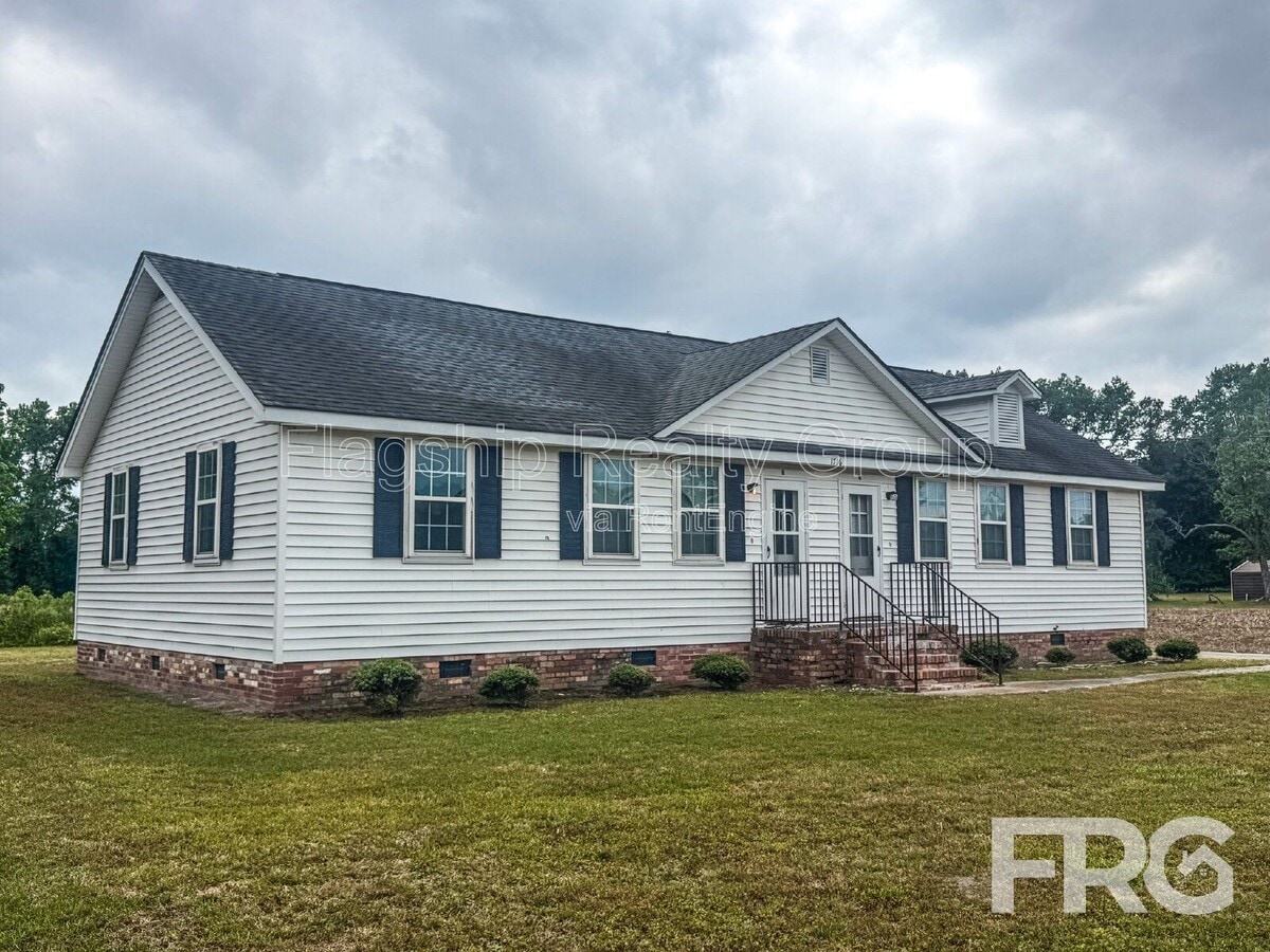 Photo - 1716 Tommys Rd