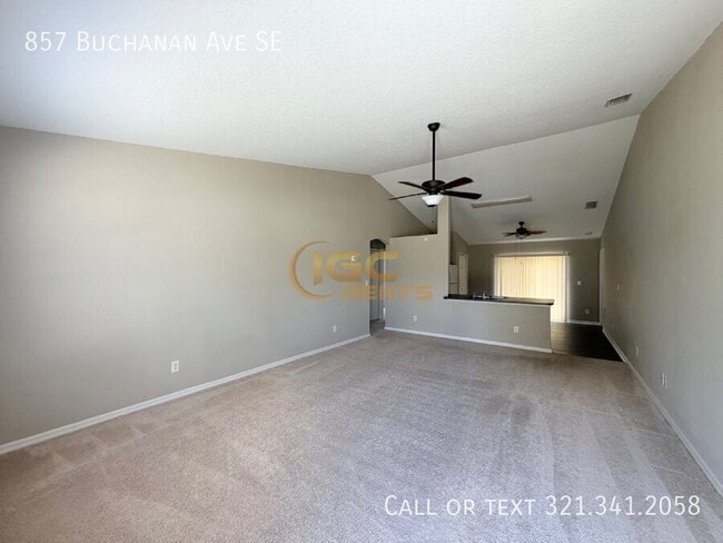 Photo - 857 Buchanan Ave SE