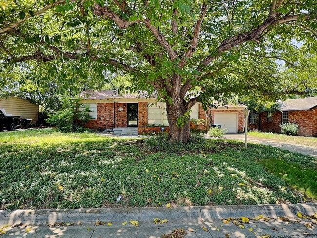 Building Photo - Quaint 3 bedroom in the Wilshire Addition ... Rental