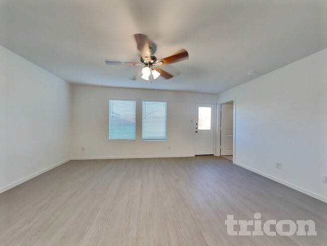 Photo - 1624 Parlier St