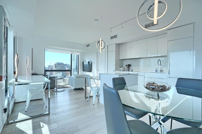 Photo - 100 Av. des Canadiens-de-Montréal Unité SI ID1300970P