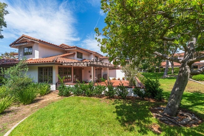 16 Sausalito Cir W