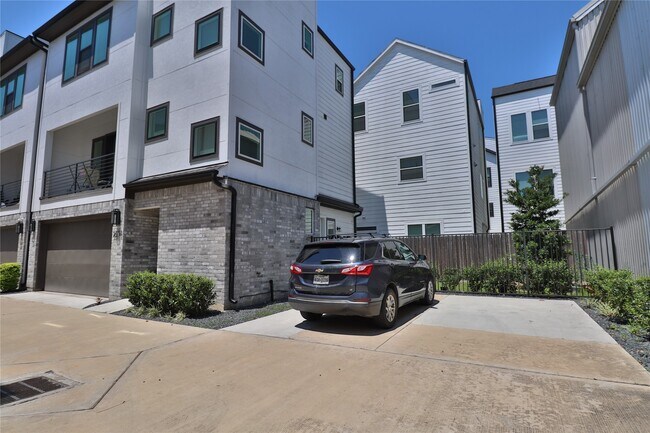 Photo - 2637 Jackson St