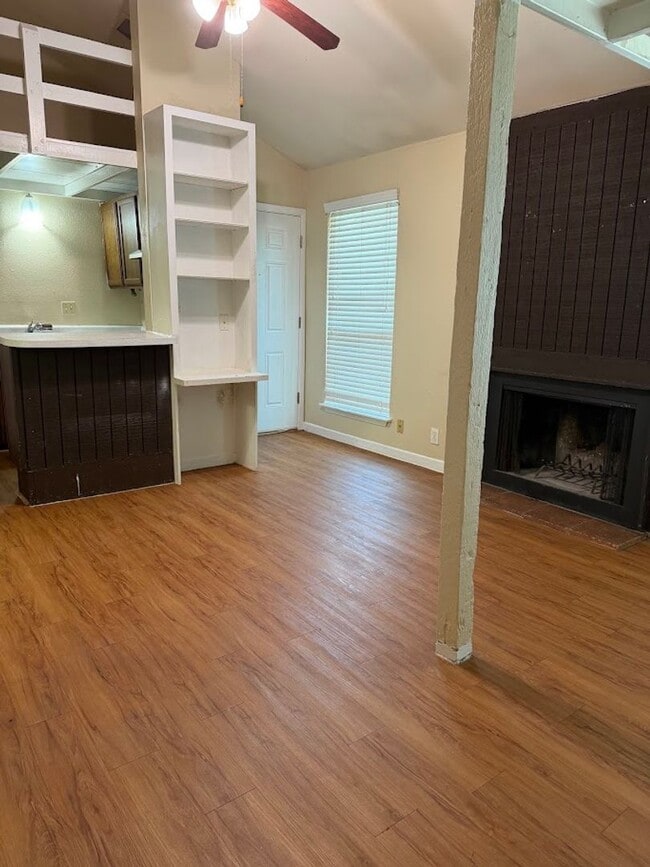 Photo - 1000 W 26th St
