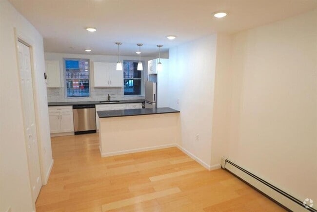 Building Photo - 86 Vroom St Rental