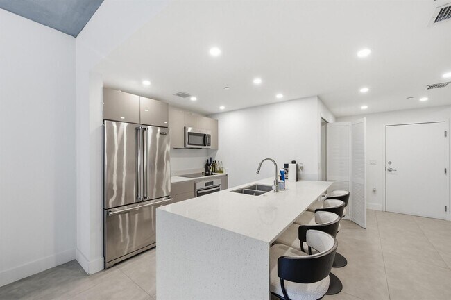 Photo - 13800 Highland Dr