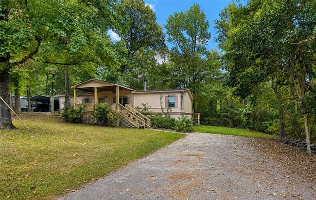 Building Photo - 573 Bluebonnet