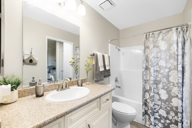 2BR, 2BA - 900SF - Primary Bathroom