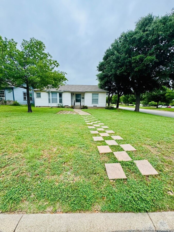 Photo - 4900 Geddes Ave