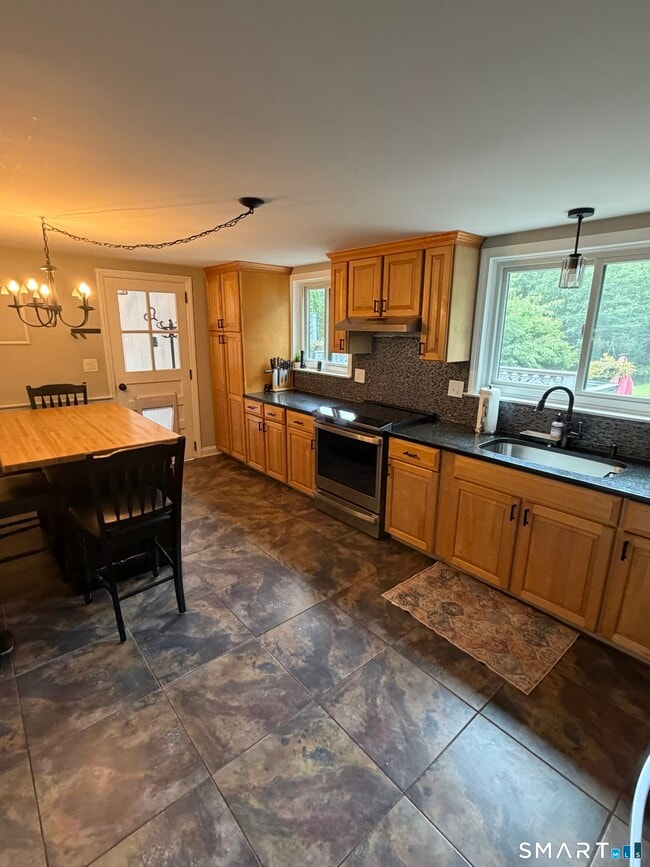 Photo - 79 Brook St