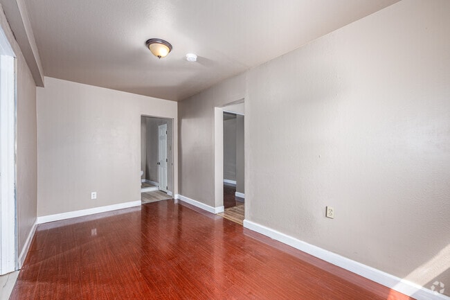 2BR, 1BA - 515SF - Dining Room