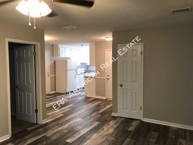 Photo - 571 Woodlow Rd