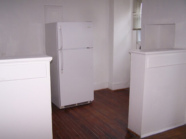 Photo - 913 S 49th St Unit 3R