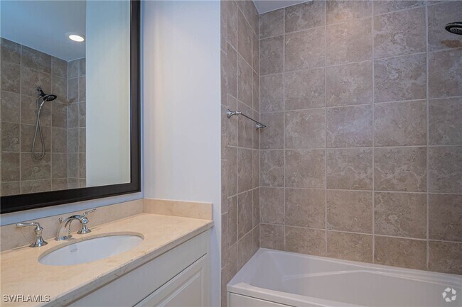 Building Photo - 5068 Annunciation Cir Unit 209 Rental