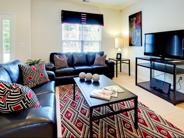 Living Area - Deacon Station Apartments