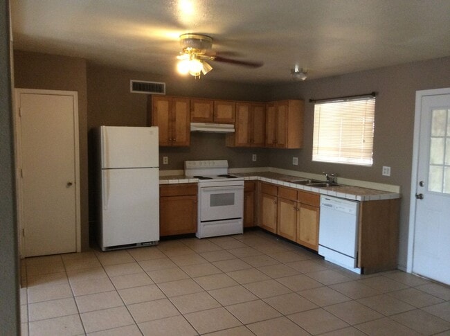 Photo - 3 Bedroom/ 2 Bath Home Near Mission & Vale...