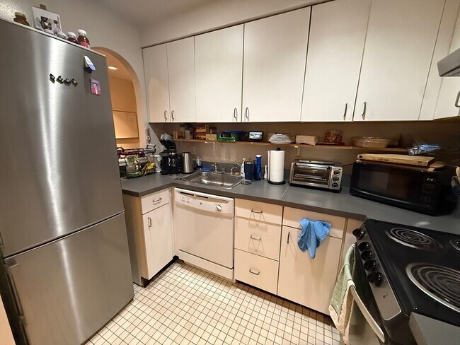 Photo - 18 E Springfield St Unit 1