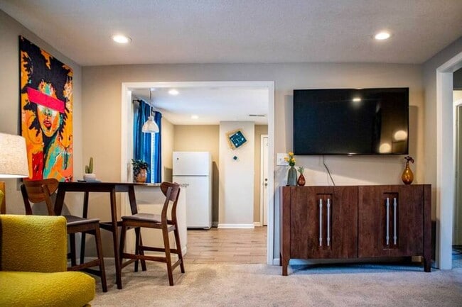 Photo - 4215 Wyoming St