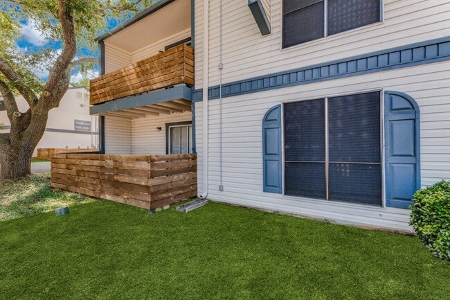 Photo - Magnolia on Eastman