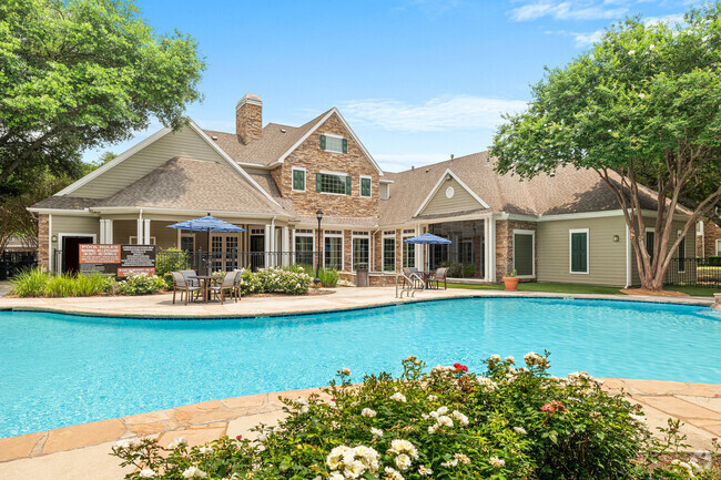 Building Photo - The Lodge At Shavano Park Rental