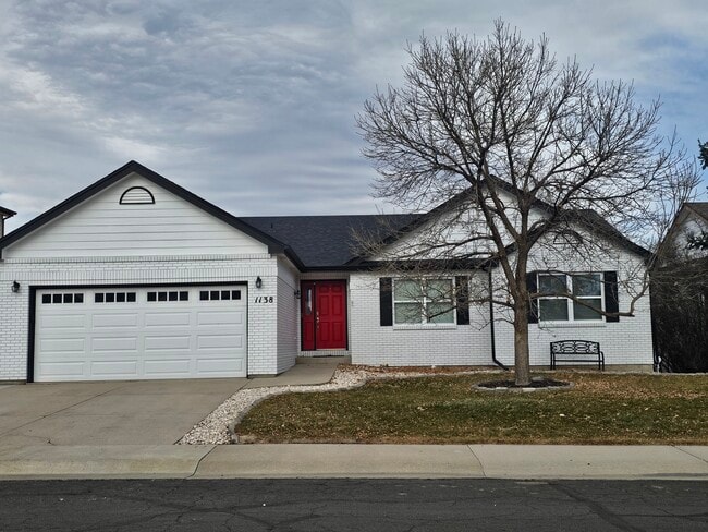 Building Photo - 1138 Lakecrest Ct